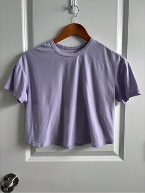 Old Navy Active Lavender Cropped Tee